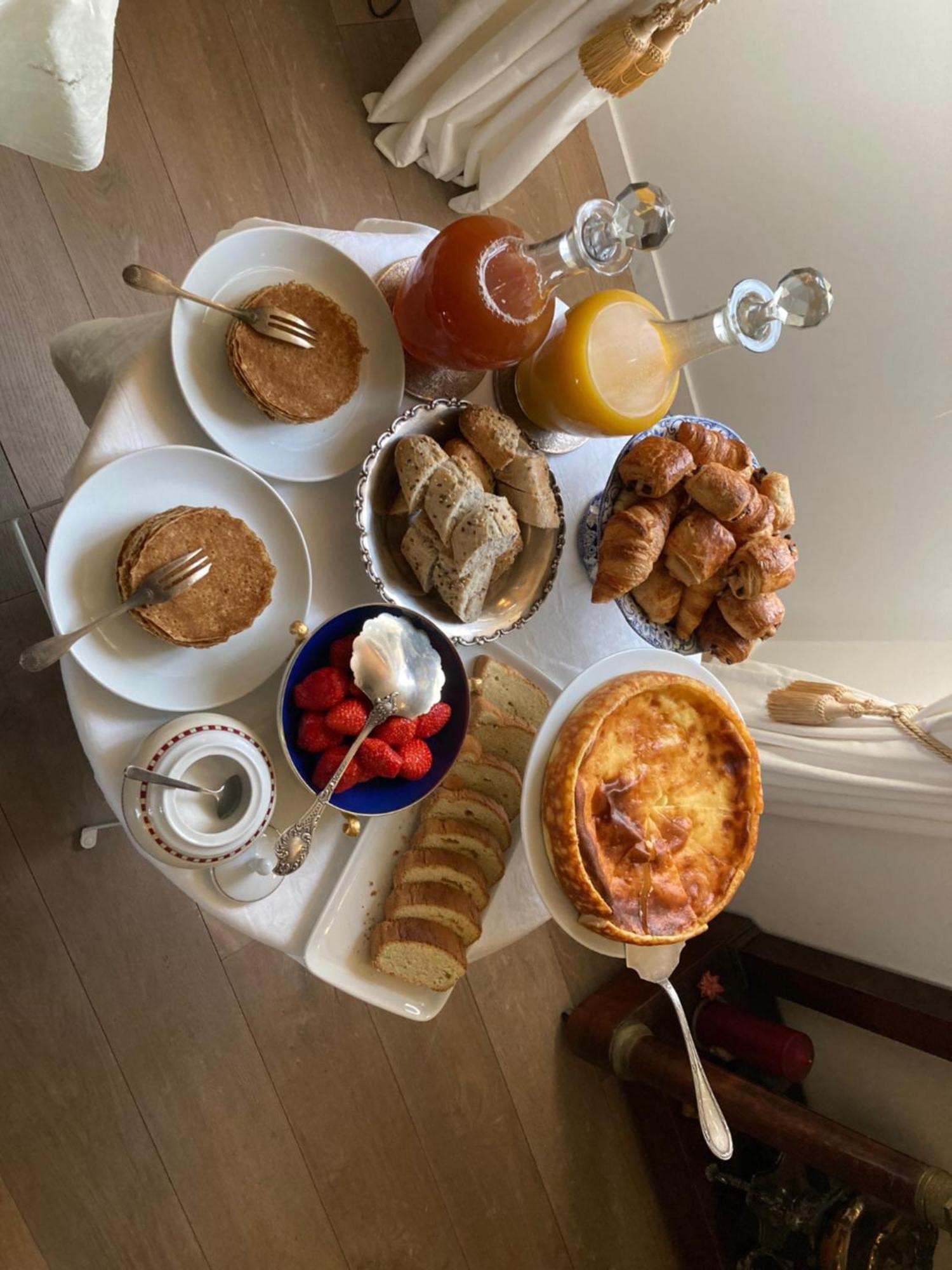Le Manoir Du Ribardon Bed & Breakfast Neuvy-au-Houlme Exterior photo